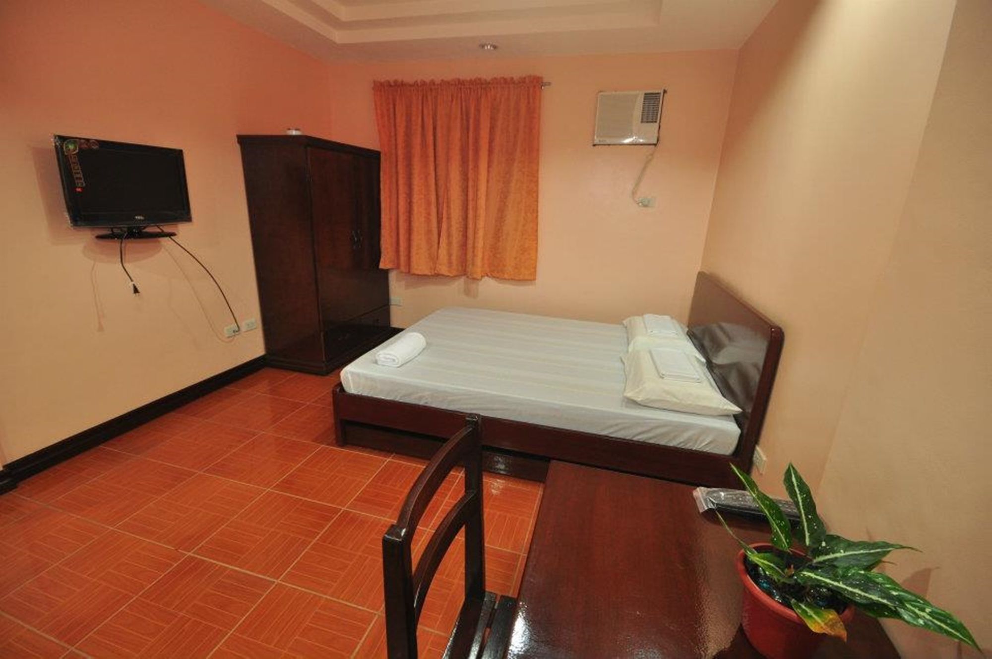 Oyo 573 Voyagers Palace Puerto Princesa Екстер'єр фото